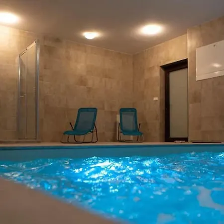 Azur Wellness Apartman *