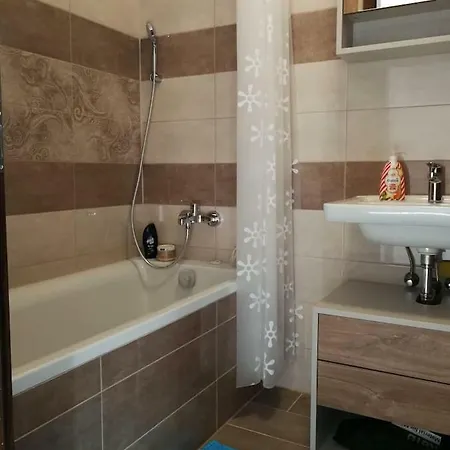 Azur Wellness Apartman Apartment Siofok